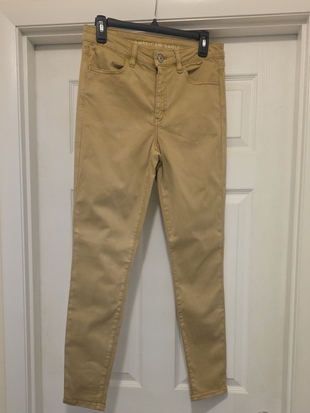 American Eagle Outfitters Women’s Skinny Jeans in Khaki/Tan